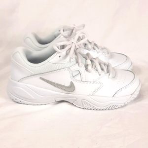 Nike Court Lite 2 YOUTH Size 5.5 White Silver Tennis Shoes Sneakers